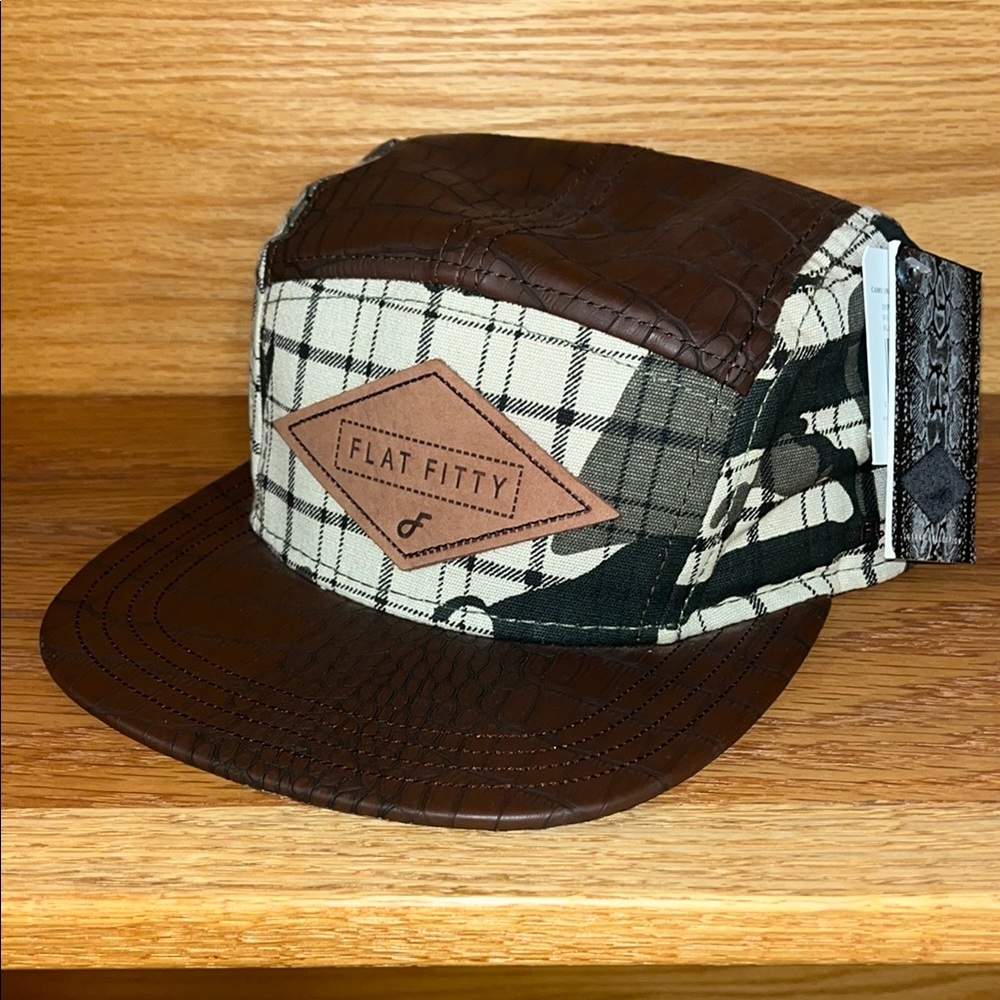 Flat Fitty camo snake buckle back Cap